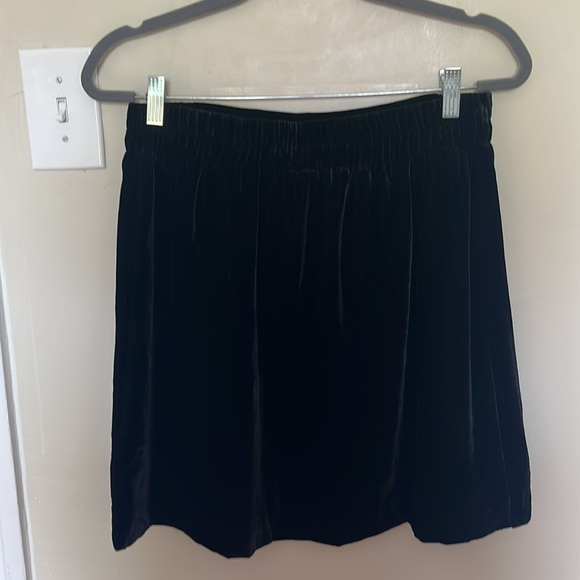 Black Velvet Mini Skirt Size Small - Picture 2 of 4